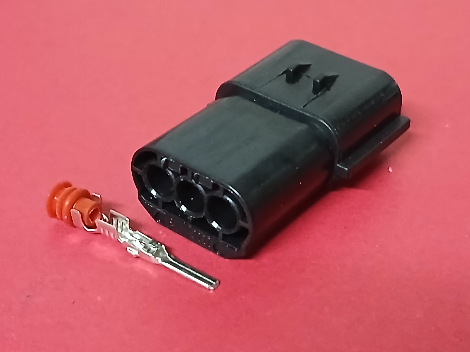 3 พิน DE ท้ายราง D-max