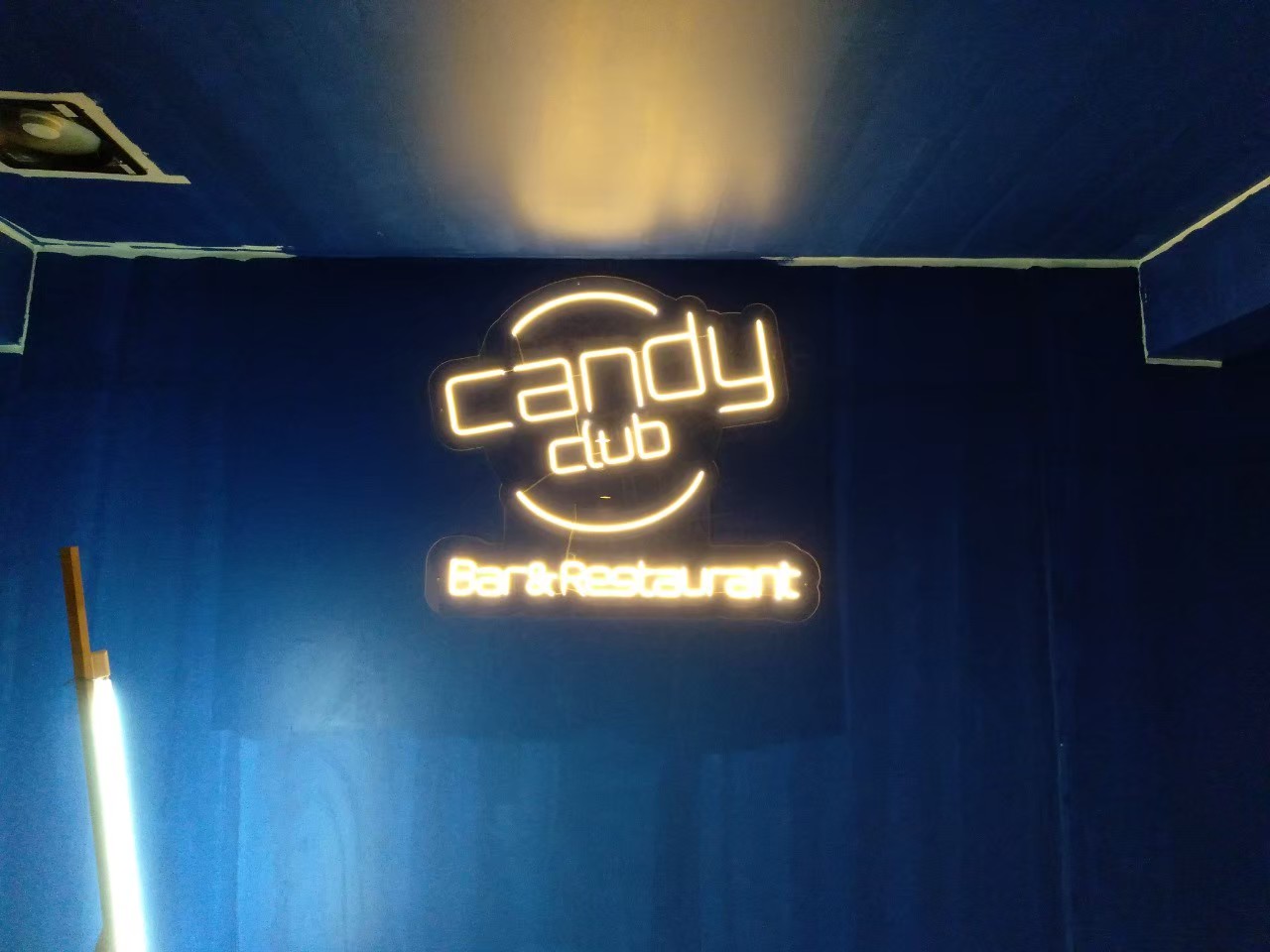 งานป้ายไฟนีออน ติดตั้ง เชียงไหม่