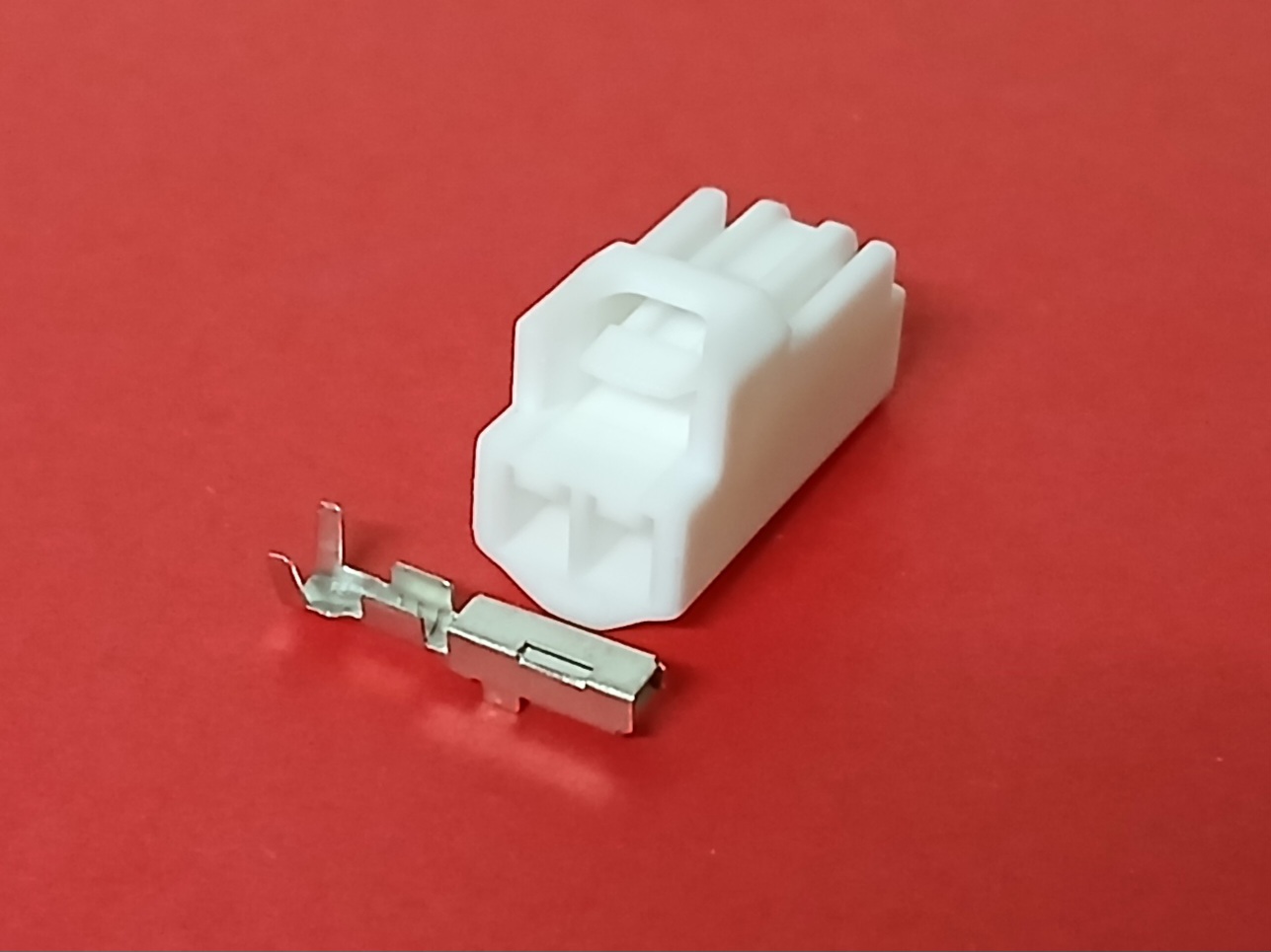 2 พิน ขาว ช่องจุดบุหรี่ Toyota #12498