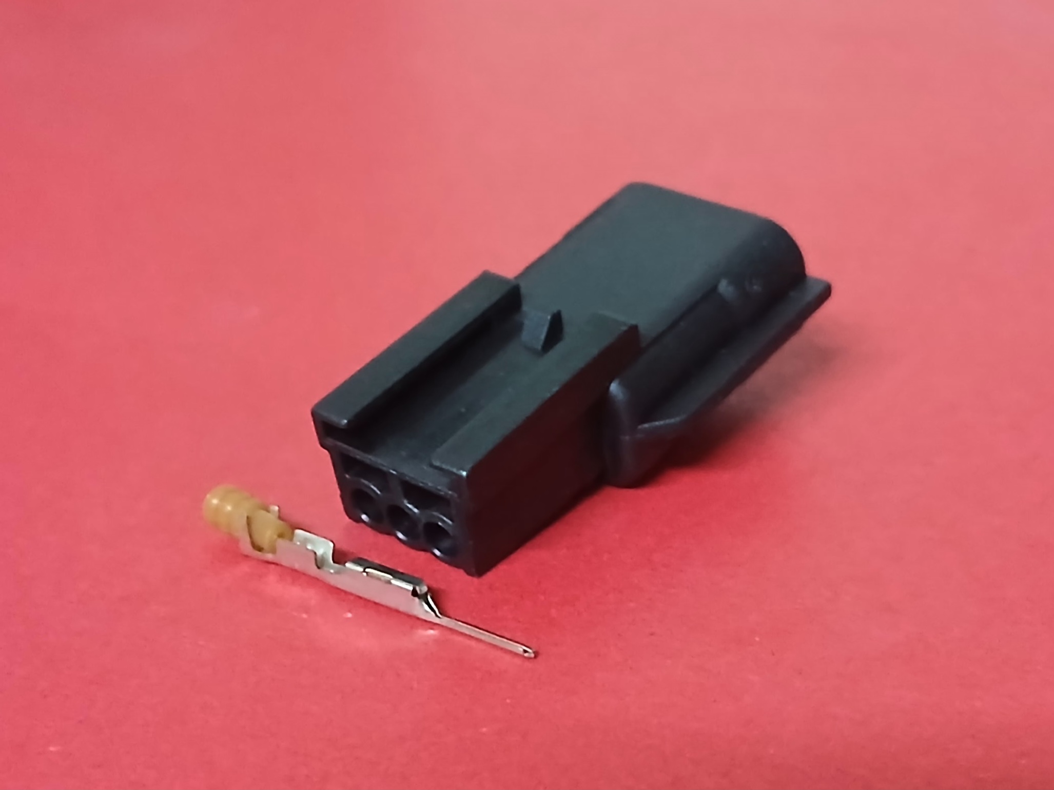 3 พิน ดำ/ขาว #8852-30 ตัวผู้