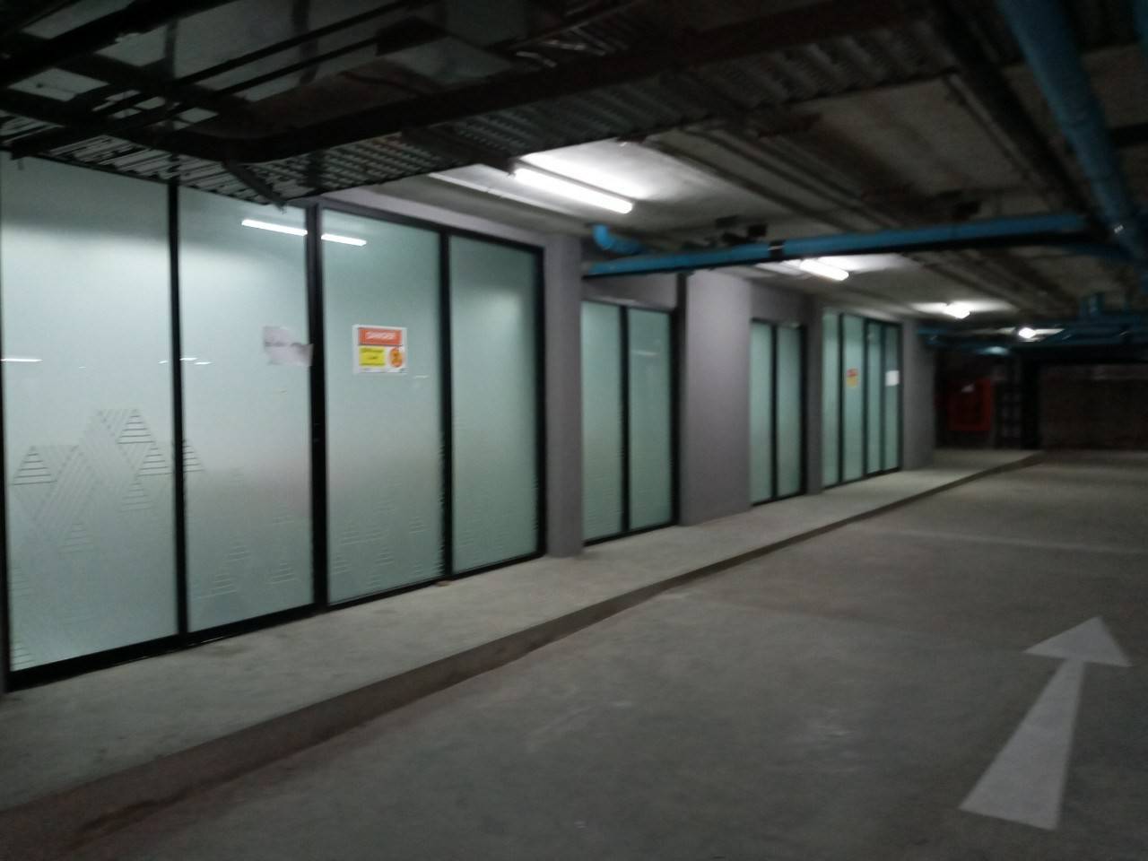 รับงานติดสติกเกอร์ฝ้าทุกชนิด #ฝ้าติดกระจกสำนักงาน