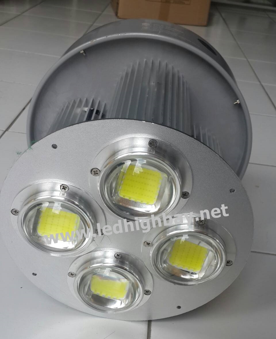 โคมไฮเบย์ LED IWACHI 200w (แสงส้ม)
