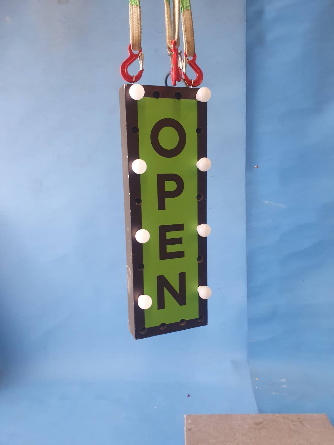 ขายป้ยไฟย้อนยุค ซื้อไปตกแต่งร้านเหล้าสวยๆไปเปลี่ยนข้อความสติ๊กเกอร์ได้ครับ ตัวใหญ่ 800 บาท ตัวกลาง 600 บาท ตัวเล็ก 500 บาท