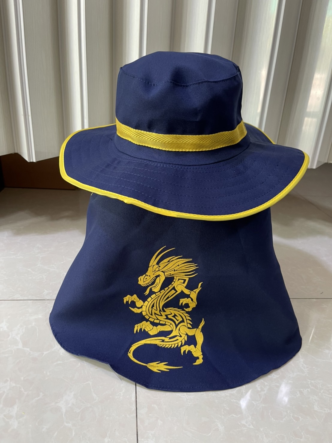 หมวกปีกคลุมหน้าแฟชั่น