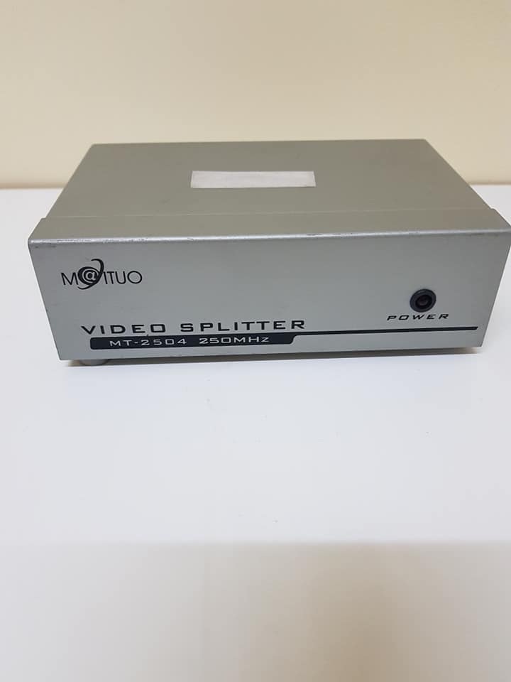 VGA Splitter (1In-4Out) 250Mhz **มือสอง**
