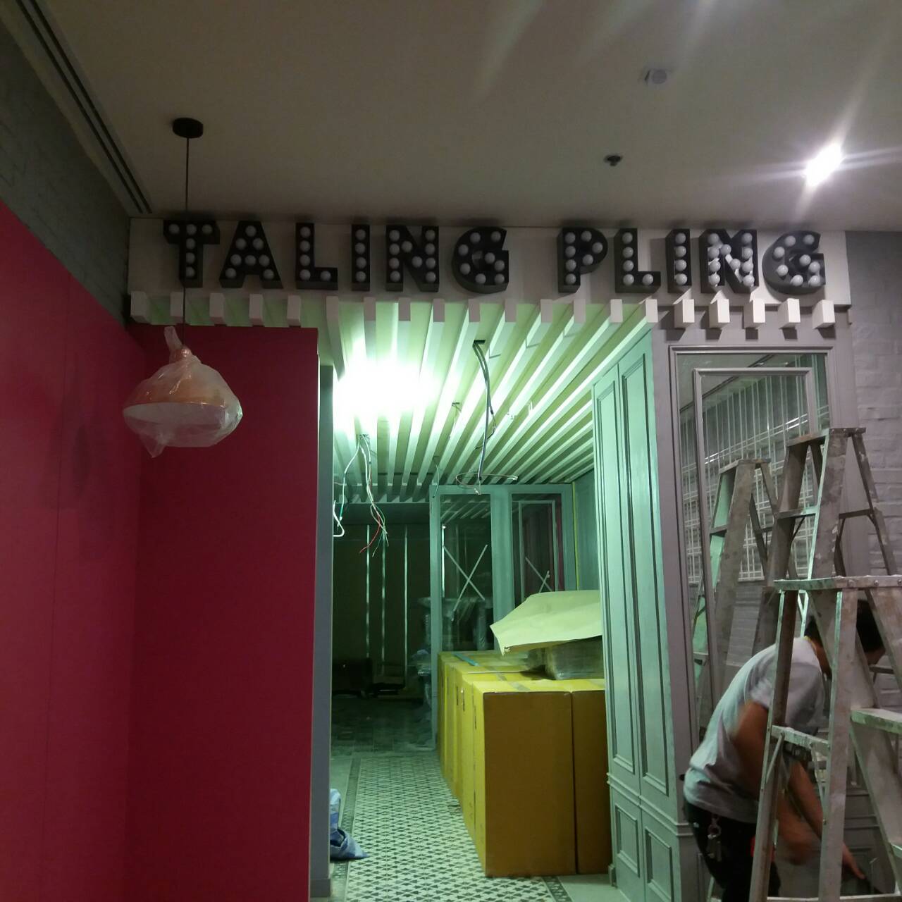 ป้ายอักษรไฟปิงปอง #ร้านตะลิงปลิง #TALINGPLING #ติดตั้งป้ายเซ็นทรัลเวิลด์ #ป้ายปทุมวัน