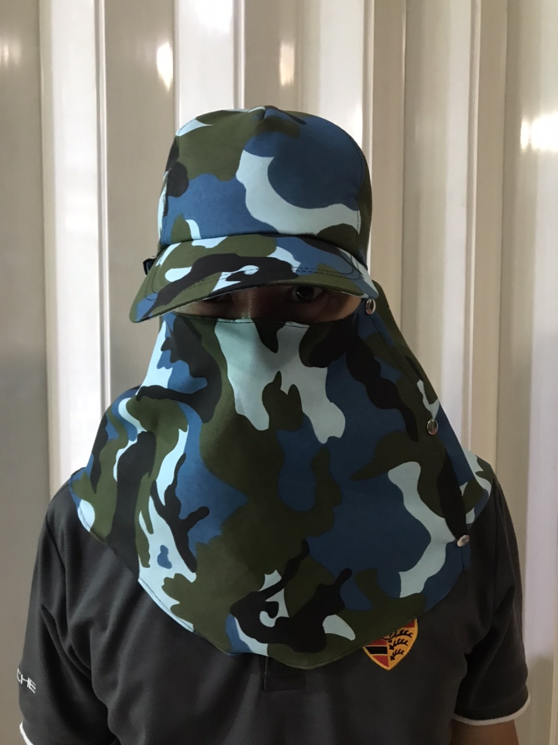 หมวกแก๊ปคลุมหน้าลายทหาร