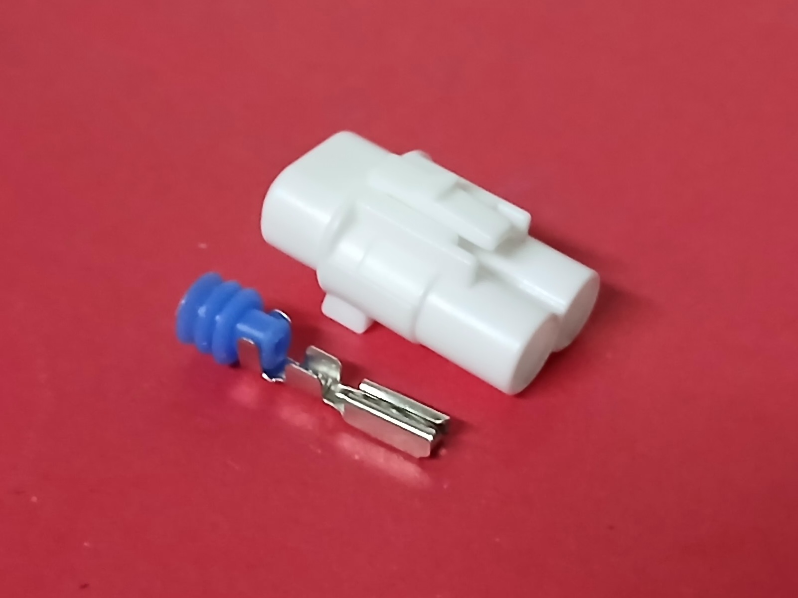 2 พิน ขาว Yamaha มีบ่าล่าง #2321