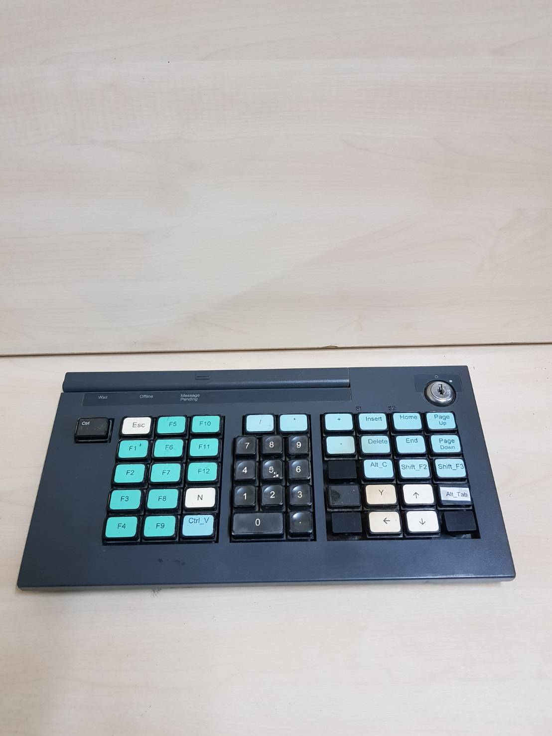 แป้นคีย์บอร์ด IBM มือสอง