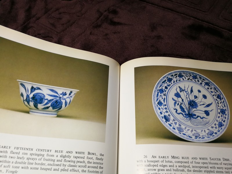 IMPORTANT CHINESE CERAMICS AND LACQUER by SOTHEBY (HONGKONG) พิมพ์ปี 1982
