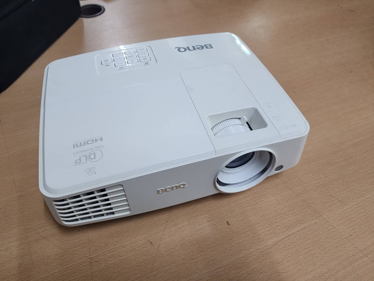โปรเจคเตอร์ BenQ MH520H 3200 ลูเมน มือสอง