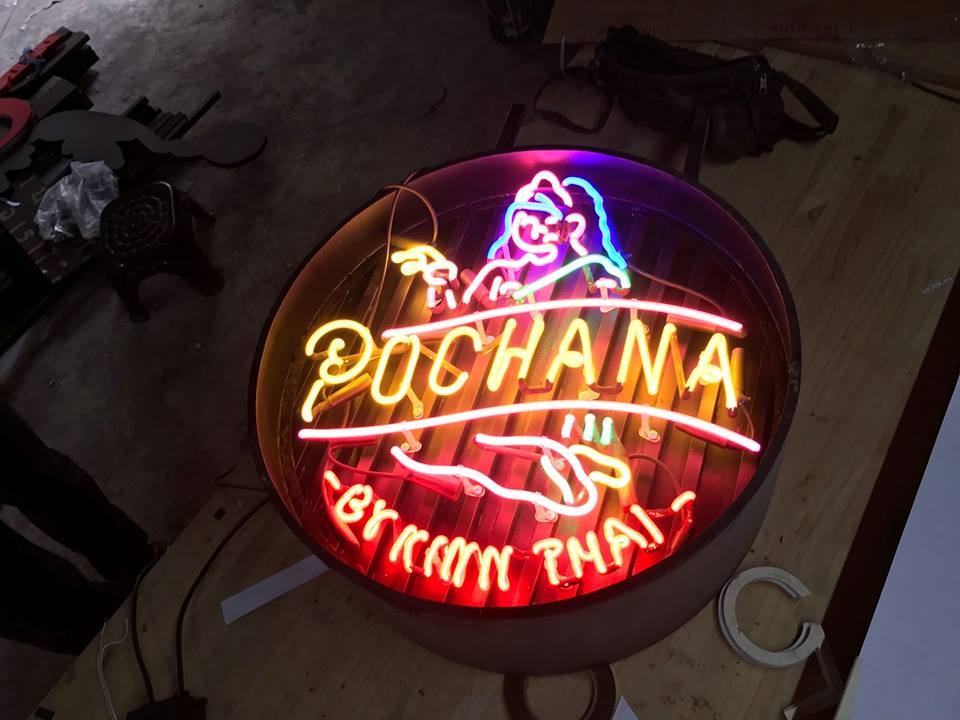 ป้ายไฟนีออนดัด #pochana ส่งป้ายประเทศออสเตรเลีย