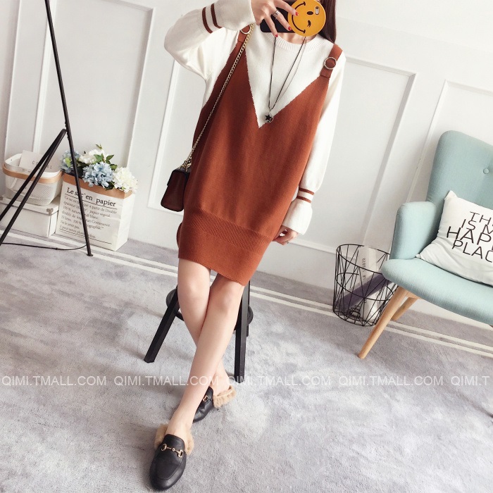 พรีออเดอร์ - เดรสไหมพรม Pre - DT125 (สีน้ำตาล)