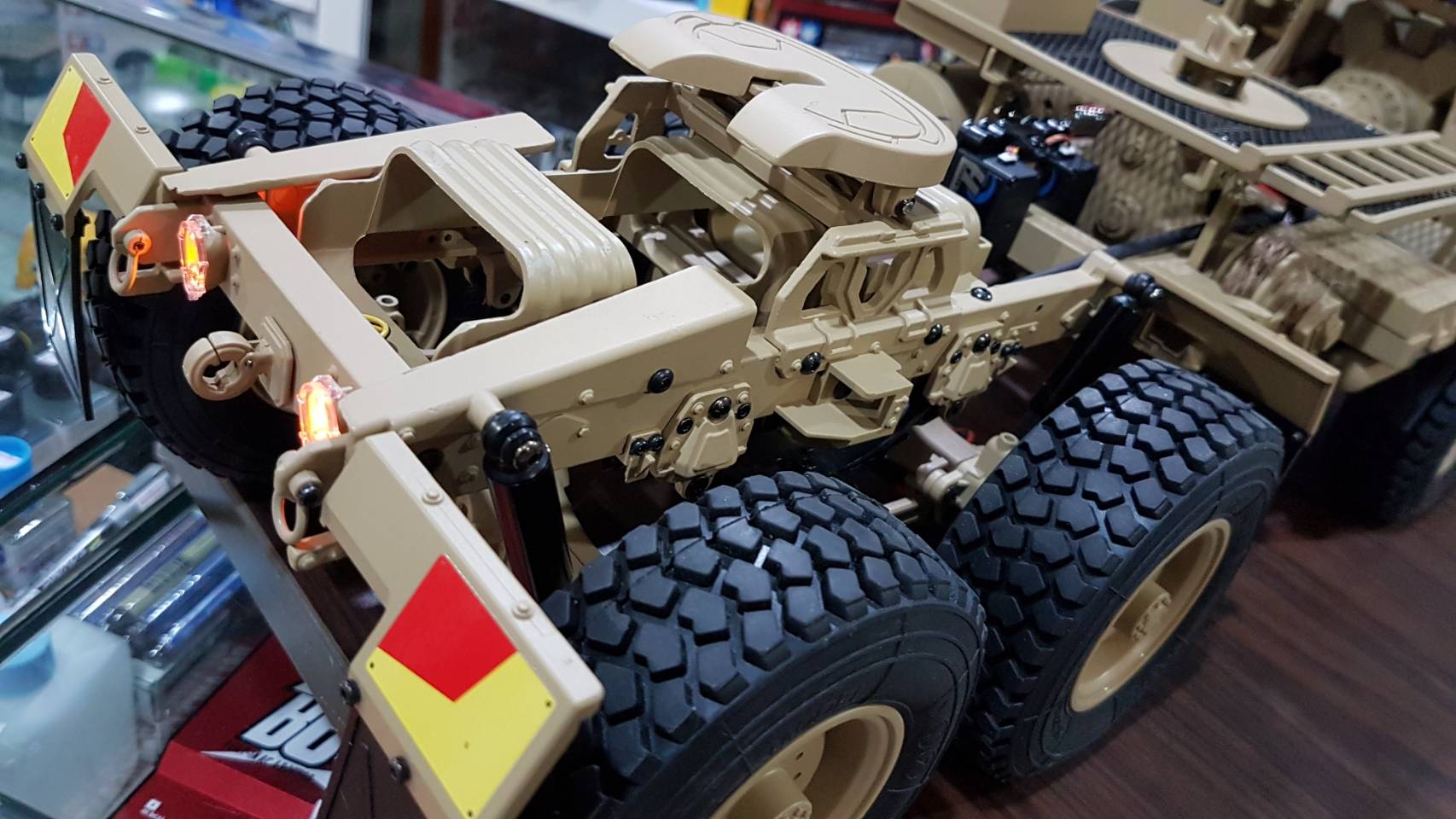 U.S. M983 Hemtt Oshkosh 8x8 Military Tactical Truck (Full-Option)