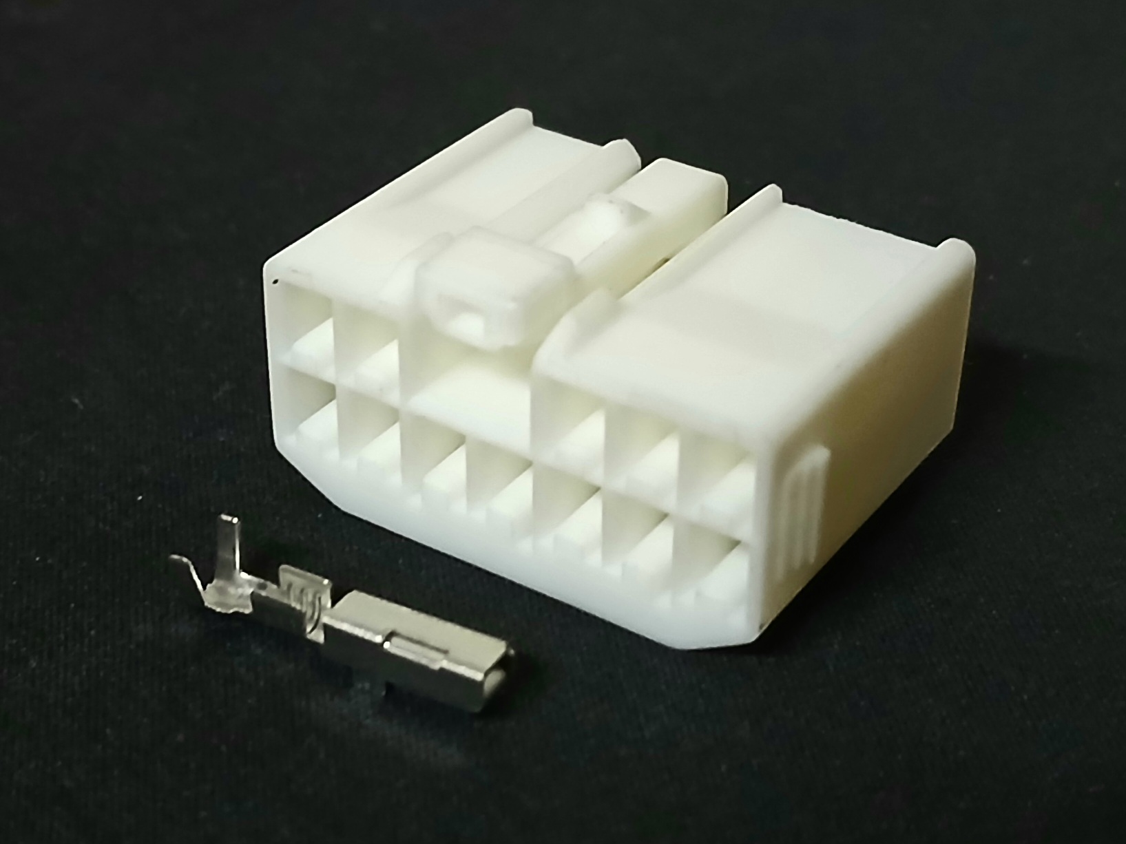 12 พิน ขาว กล่องคุมสเต็ปมอเตอร์เทอร์โบ วีโก้ #1120