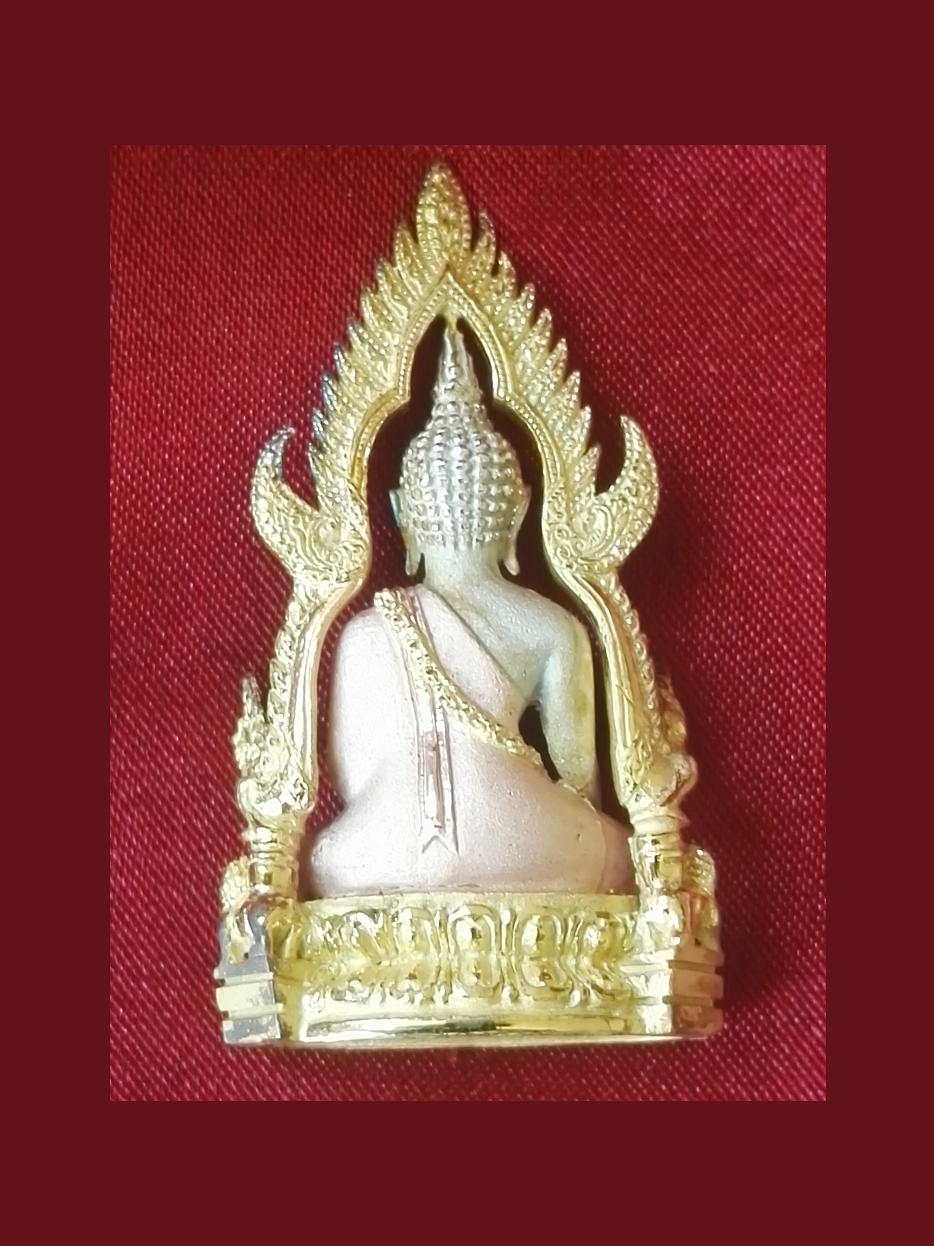 พระพุทธชินราช รุ่น มหาลาภ เนื้อเงิน ชุบ 3 กษัตริย์