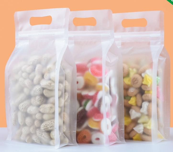 ถุงพลาสติกขุ่นซิปหูหิ้ว ฐานเรียบ (แพ็ค 50 ใบ)