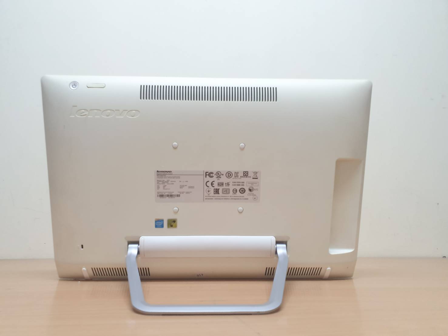 Lenovo IdeaCentre N300 หน้าจอสัมผัส ขนาด 19.5 นิ้ว มือสอง