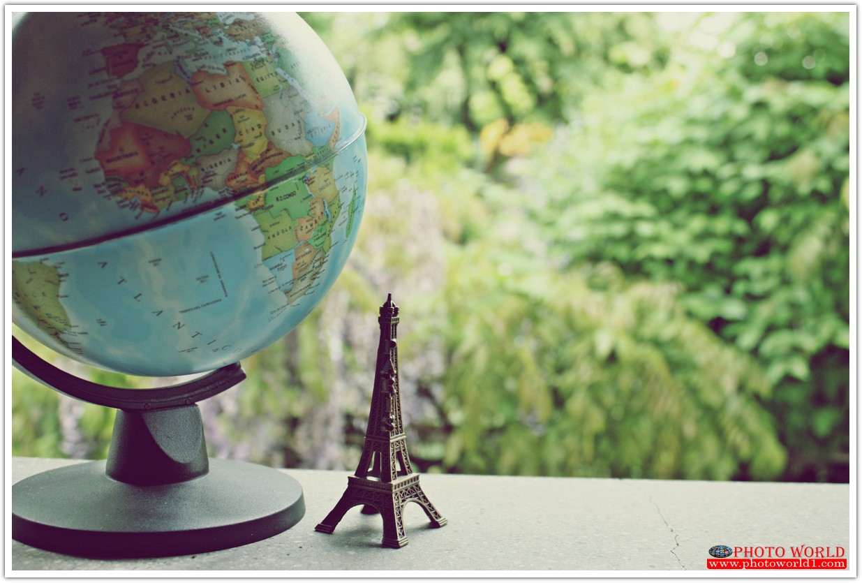 วอลเปเปอร์รูปภาพติดผนังสั่งทำ มีภาพให้เลือกกว่า 50,000 ภาพ ออกแบบกราฟฟิค หรือ รูปภาพตามที่ท่านกำหนด ในสไตล์ท่านเอง "custom made"