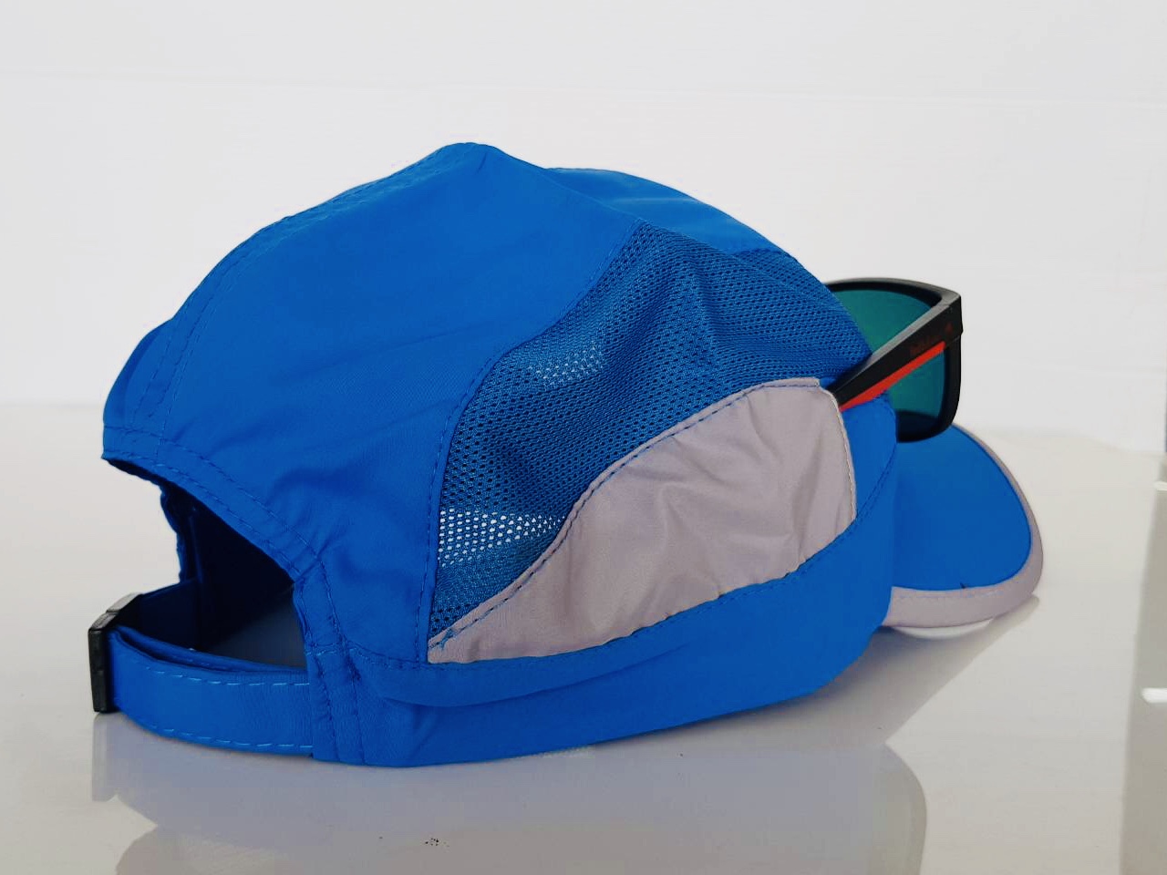 หมวกป้องกัน UV เสียบแว่นได้ รุ่น Sunglasses Holder