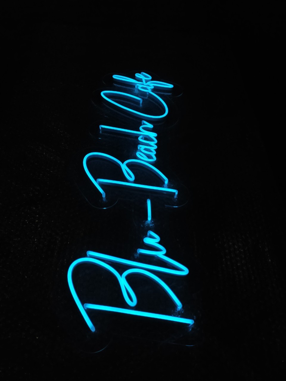 ไฟนีออน เฟค