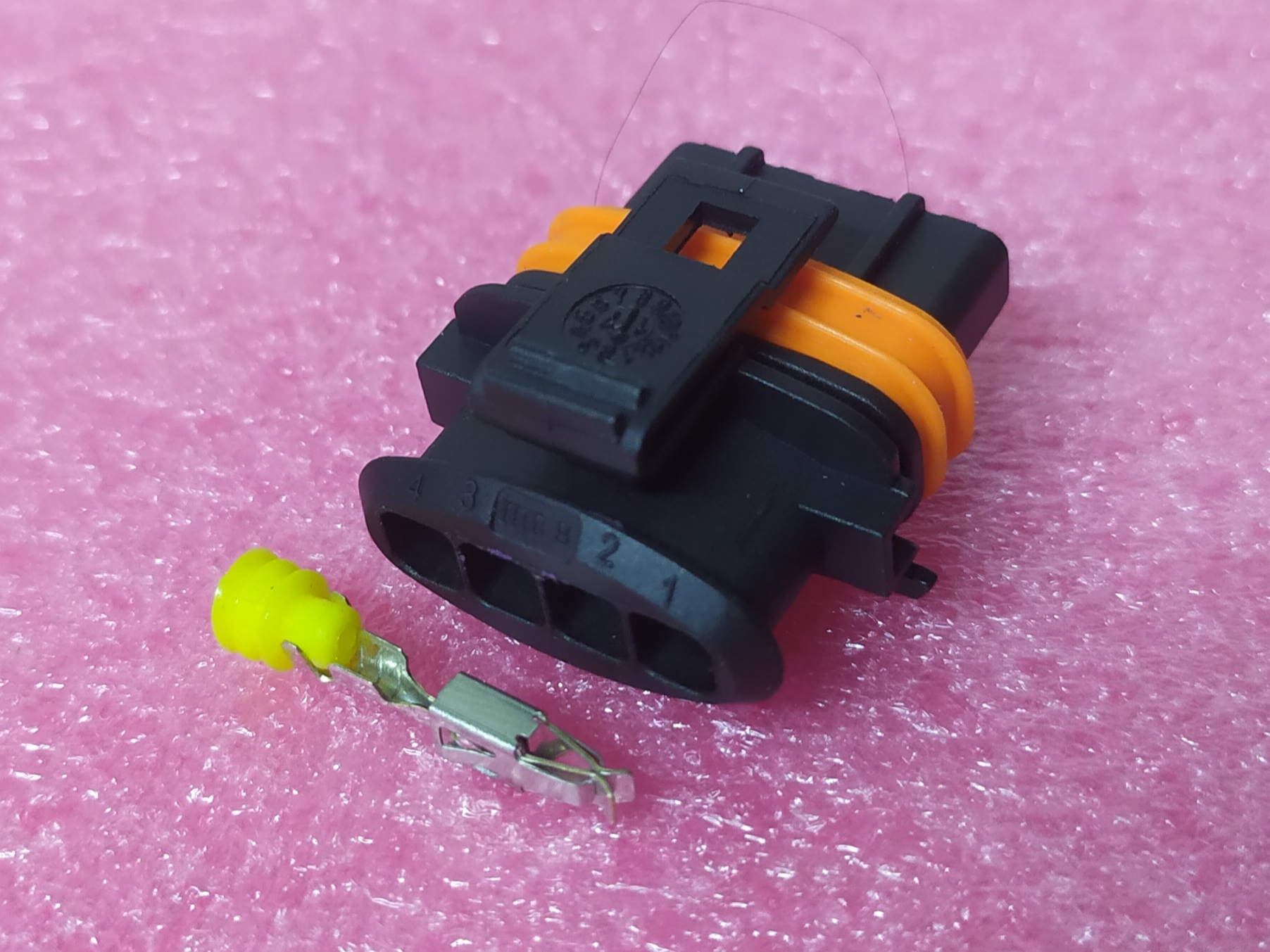 4 พิน ดำ คอยล์ Volvo #368162