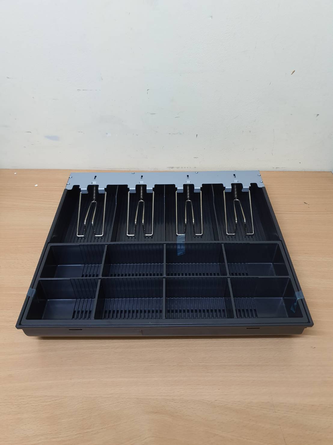 ถาดเก็บเงินลิ้นชักเก็บเงินยี่ห้อ VENUS CD-410( 4 ช่องแบงค์ 8 ช่องเหรียญ)มือสอง