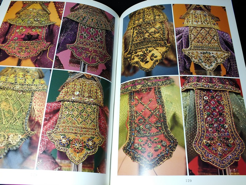 หุ่นวังหน้า โดย อ.จักรพันธุ์ โปษยกฤต ปกแข็ง ปี 2540 (Pre-Order สอบถาม)