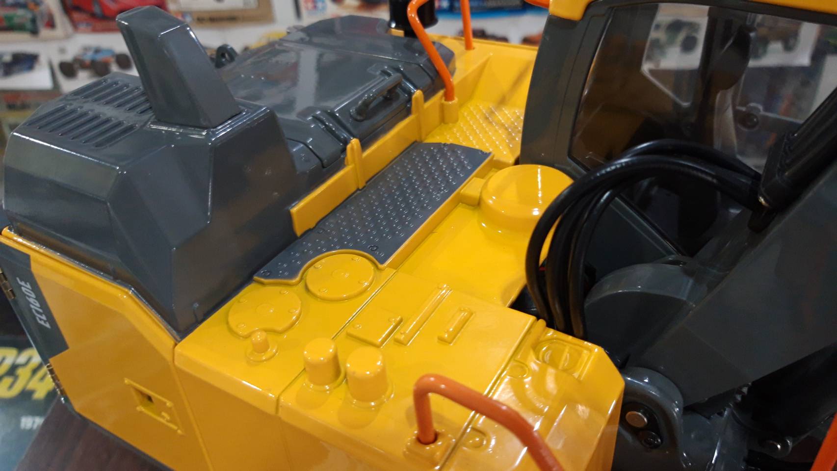 Volvo EC160E (1:14 Full Metal)