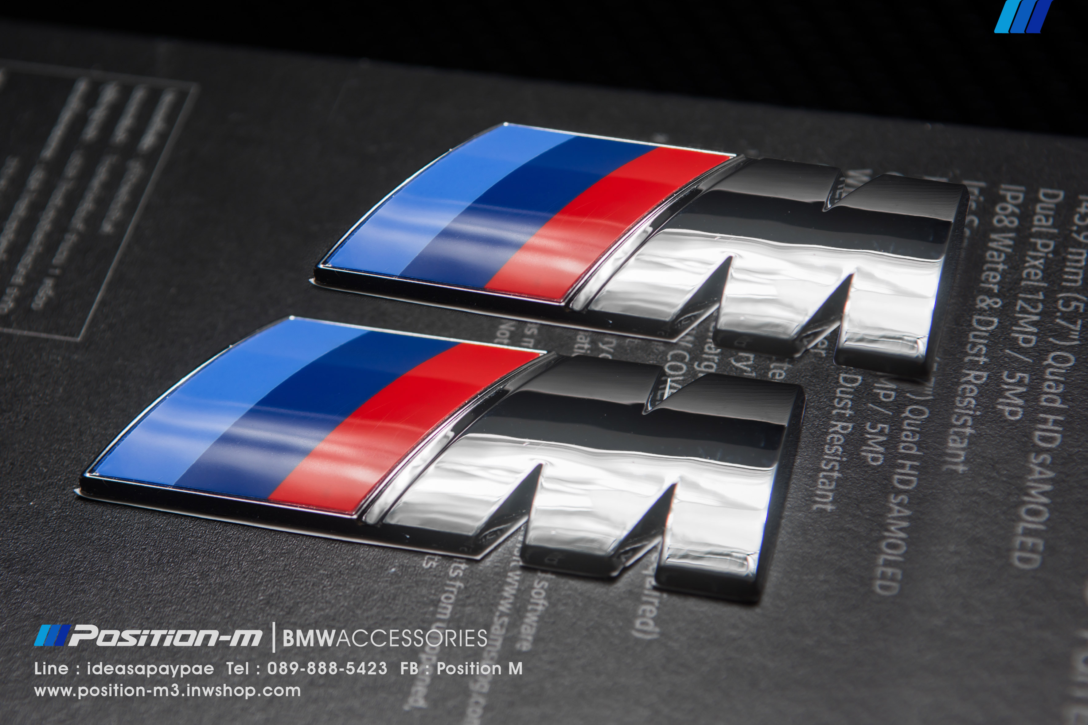 Logo ///M ติดแก้มข้าง