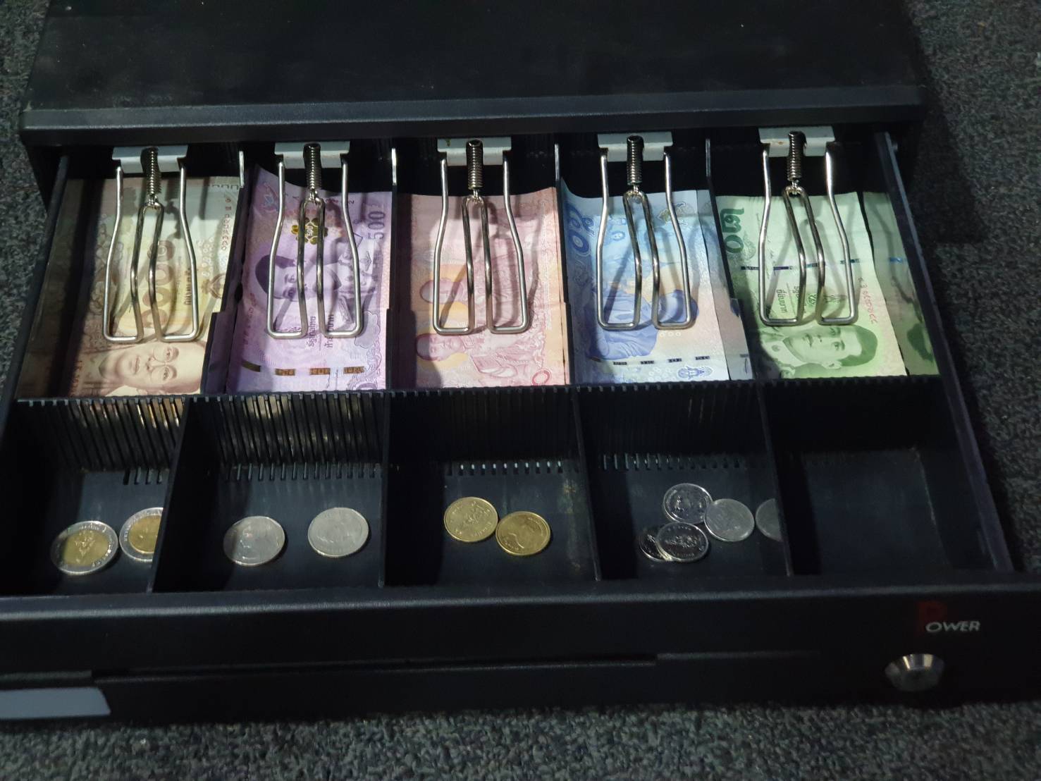 ลิ้นชักเก็บเงิน ลิ้นชักเก็บเงินสด5ช่องธนบัตร 5ช่องเหรียญ เกะเก็บเงินสด Cash drawer PG-3000