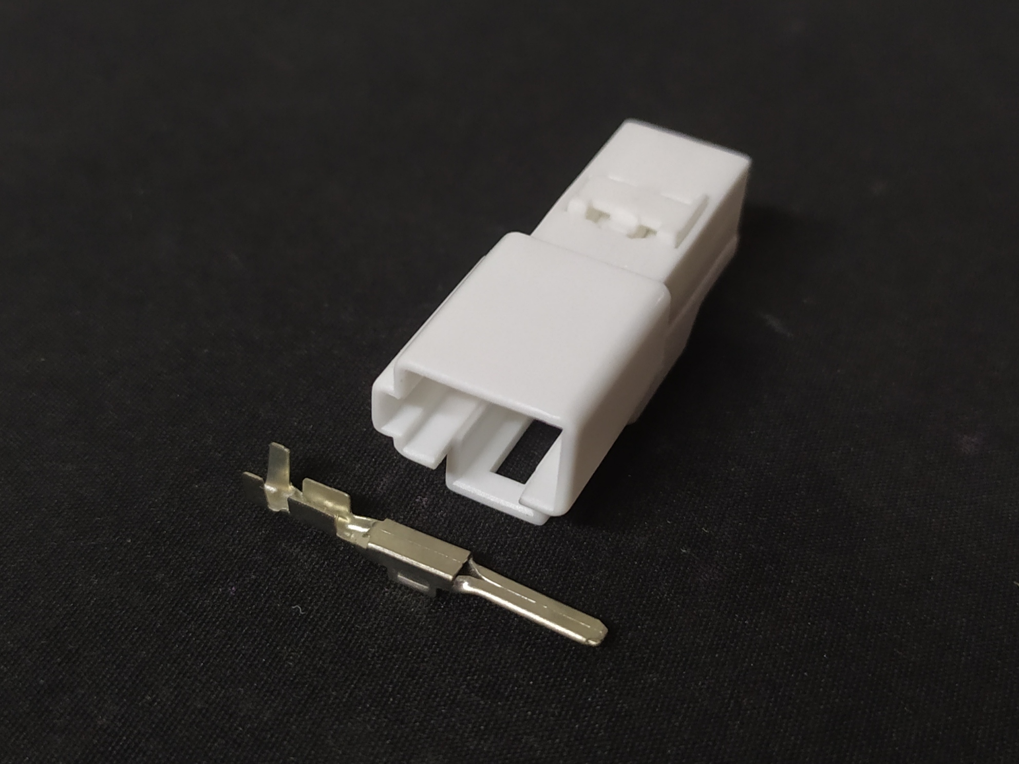 2 พิน ขาว 2.2 #1248Y