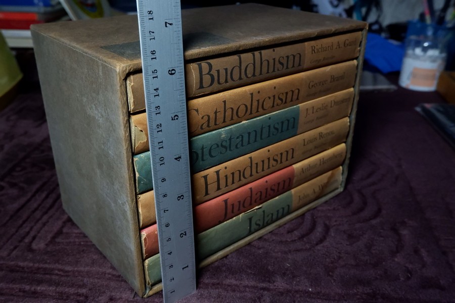 Great religions of modern man (hinduism buddhistism catholicism protestantism judaism islam) ปกเเข็ง 6 เล่ม ปี 1962