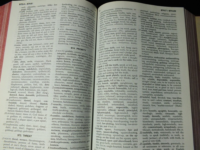 Roget's International Thesaurus by ROBERT L.CHAPMAN ปกแข็ง 1317 หน้า ปี 1979