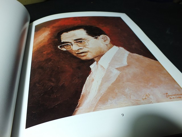 MORADOK THAI CHARITY AUCTION .Royal Portraits By Teerapong Limapornvanich (Christie's Fine Art Limited )ปี 1999