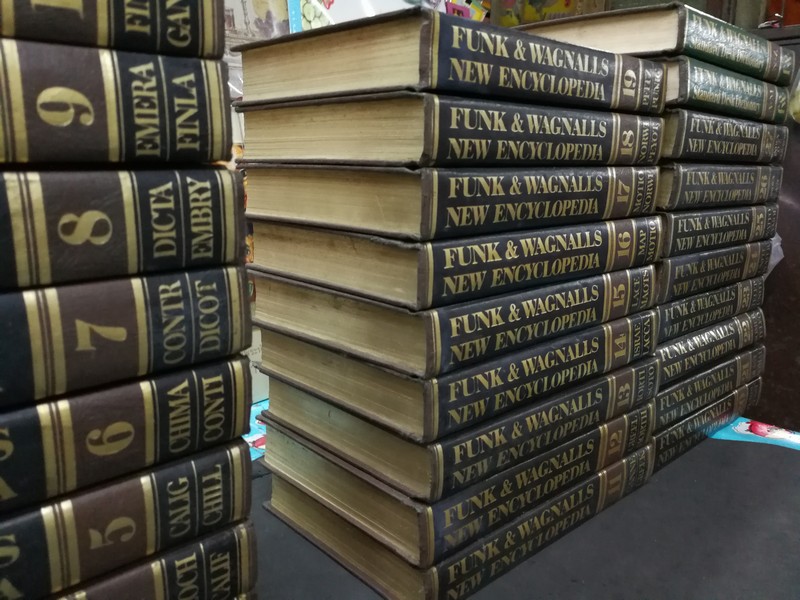 FUNK & WAGNALLS NEW ENCYCLOPEDIA จำนวน 28 เล่ม พิมพ์ปี 1977