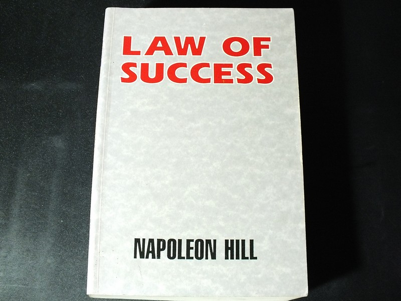 LAW OF SUCCESS by NAPOLEON HILL พิมพ์ปี 1992