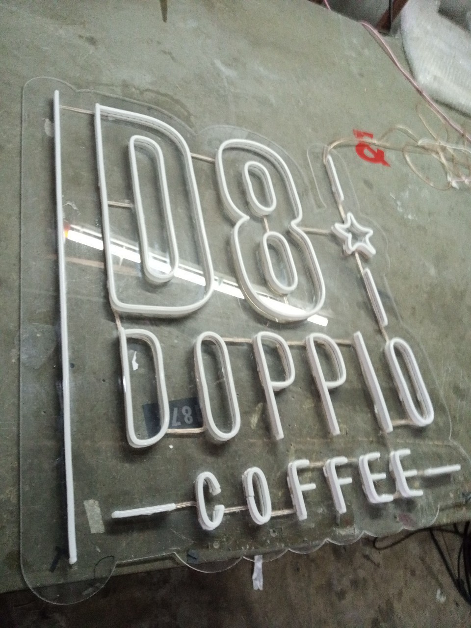 ป้ายไฟนีออน LED อะคริลิคใสรองหลัง