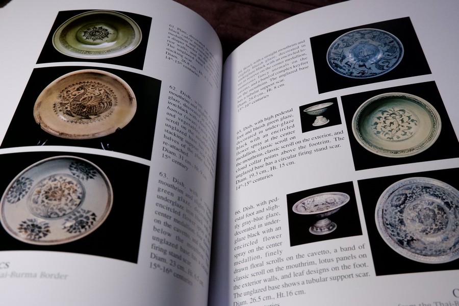 Ceramics from the Thai-Burma Border by Sumitr Pitiphat ปี 1992