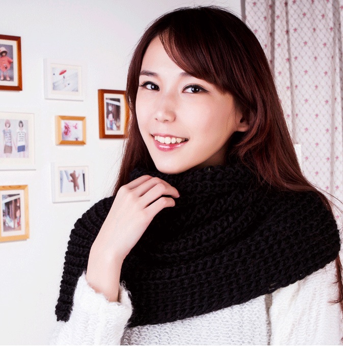 พร้อมส่ง - ผ้าพันคอไหมพรมกันหนาว NC120 (สีดำ)