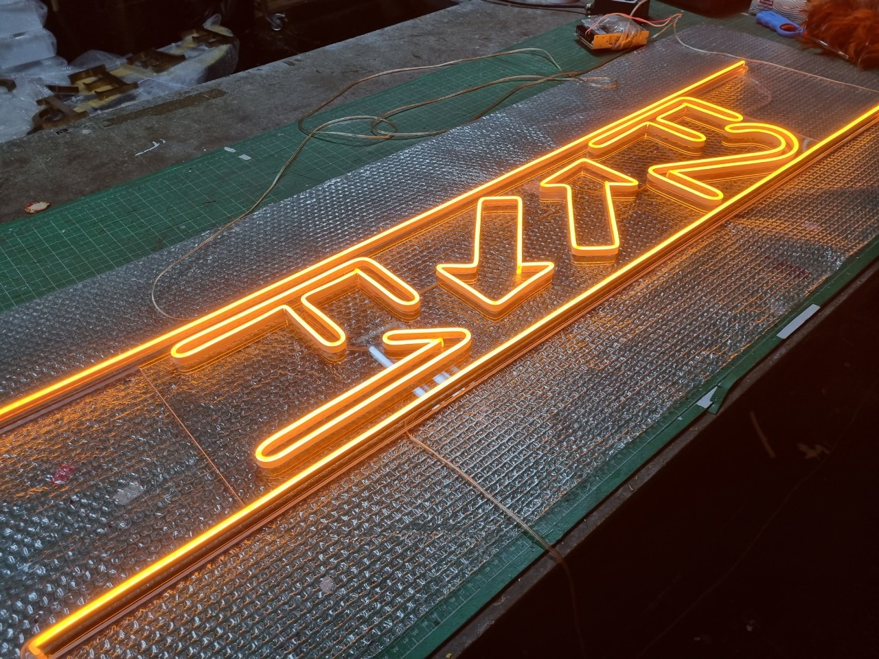 '' ป้ายไฟดัดนีออนเฟล็กซ์ '' ขนาด 34x149 cm