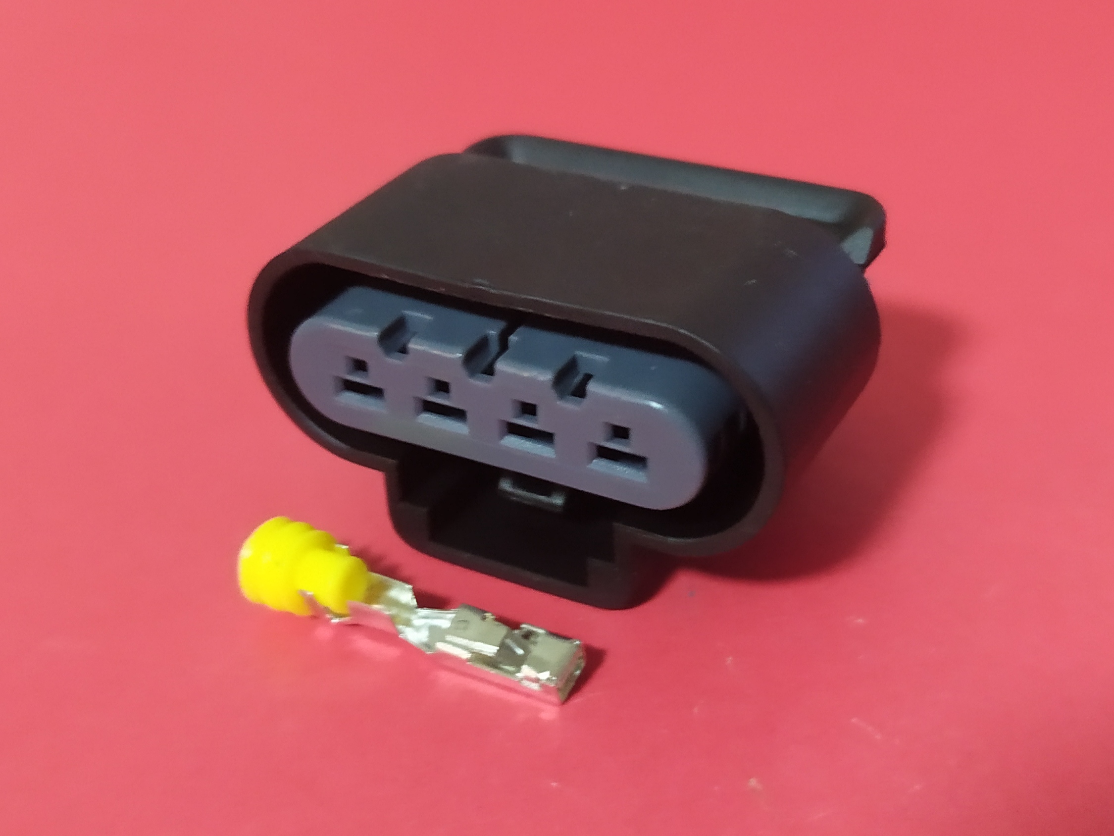 4 พิน ดำ Oil Pump #7042Y-2.8