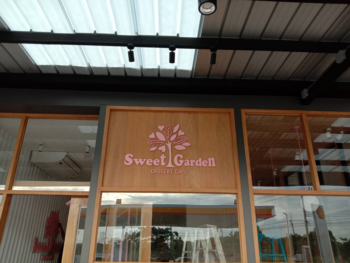 ป้าย Logo ตัวอักษรพลาสวู๊ด ไดคัท ทำสี #พาสเทล - Sweet Garden