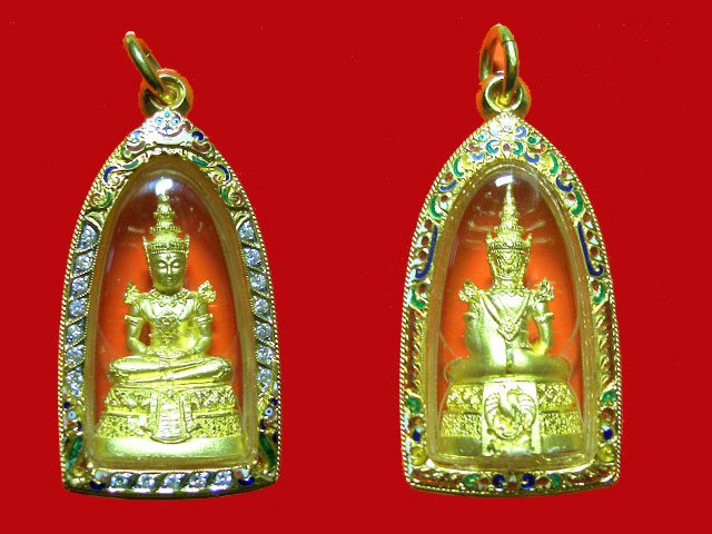 พระแก้วมรกตฤดูร้อนทองคำ เลี่ยมลงยาฝังเพชร