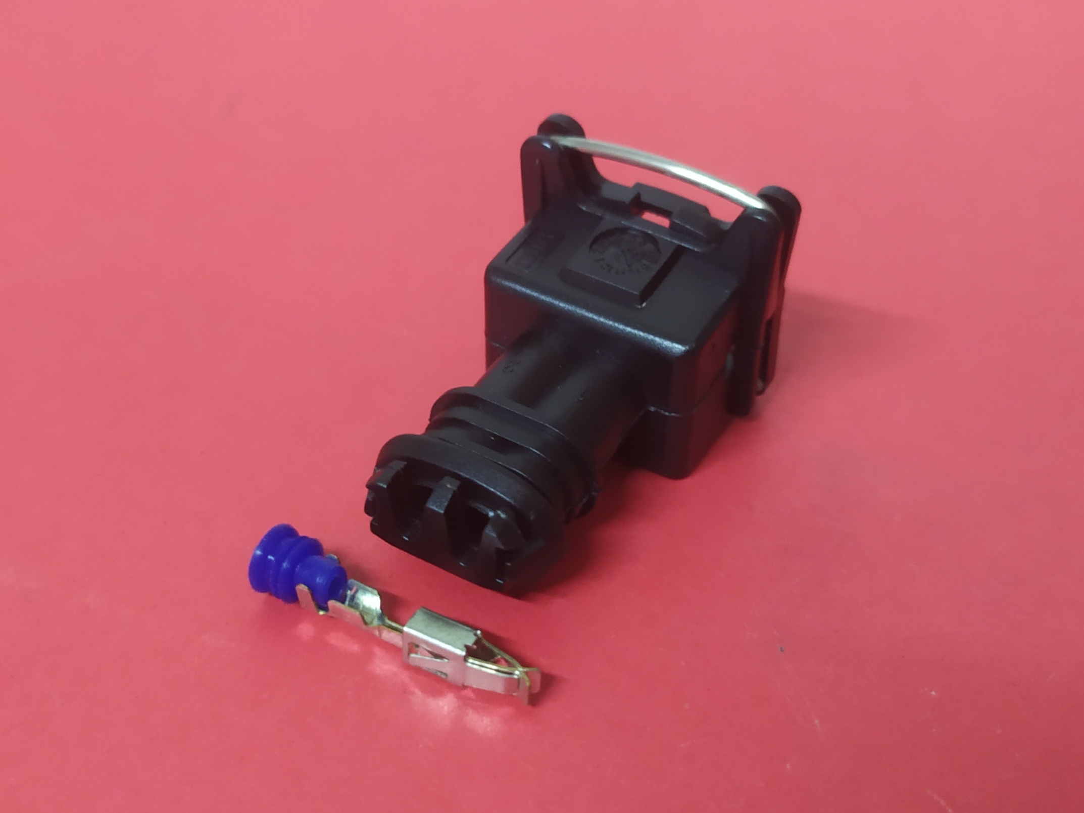 2 พิน หัวฉีด FORD AUDI BMW CHEVROLET #282189-1