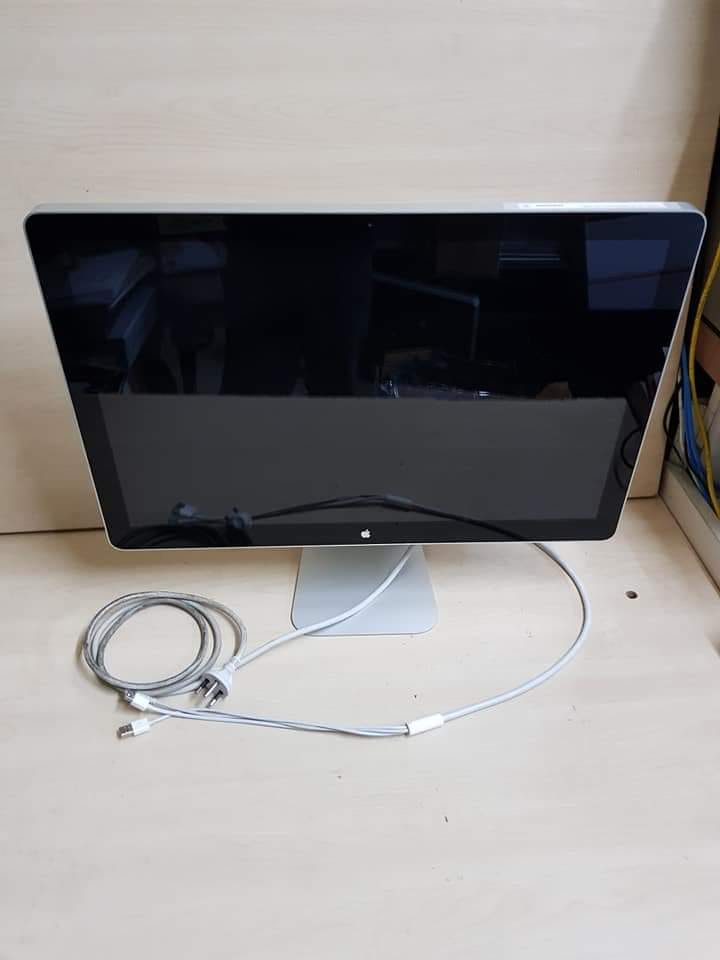 Apple Cinema Display LED (24-Inch) มือสอง