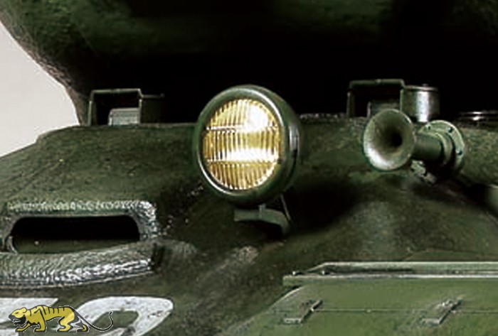 Russian Heavy Tank JS-2 Model 1944 ChKZ (Full-Option Kit)