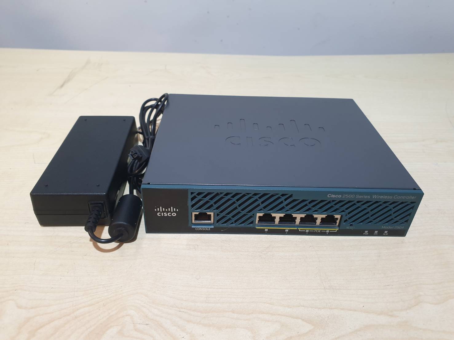 Cisco 2500 Series Wireless Controllers