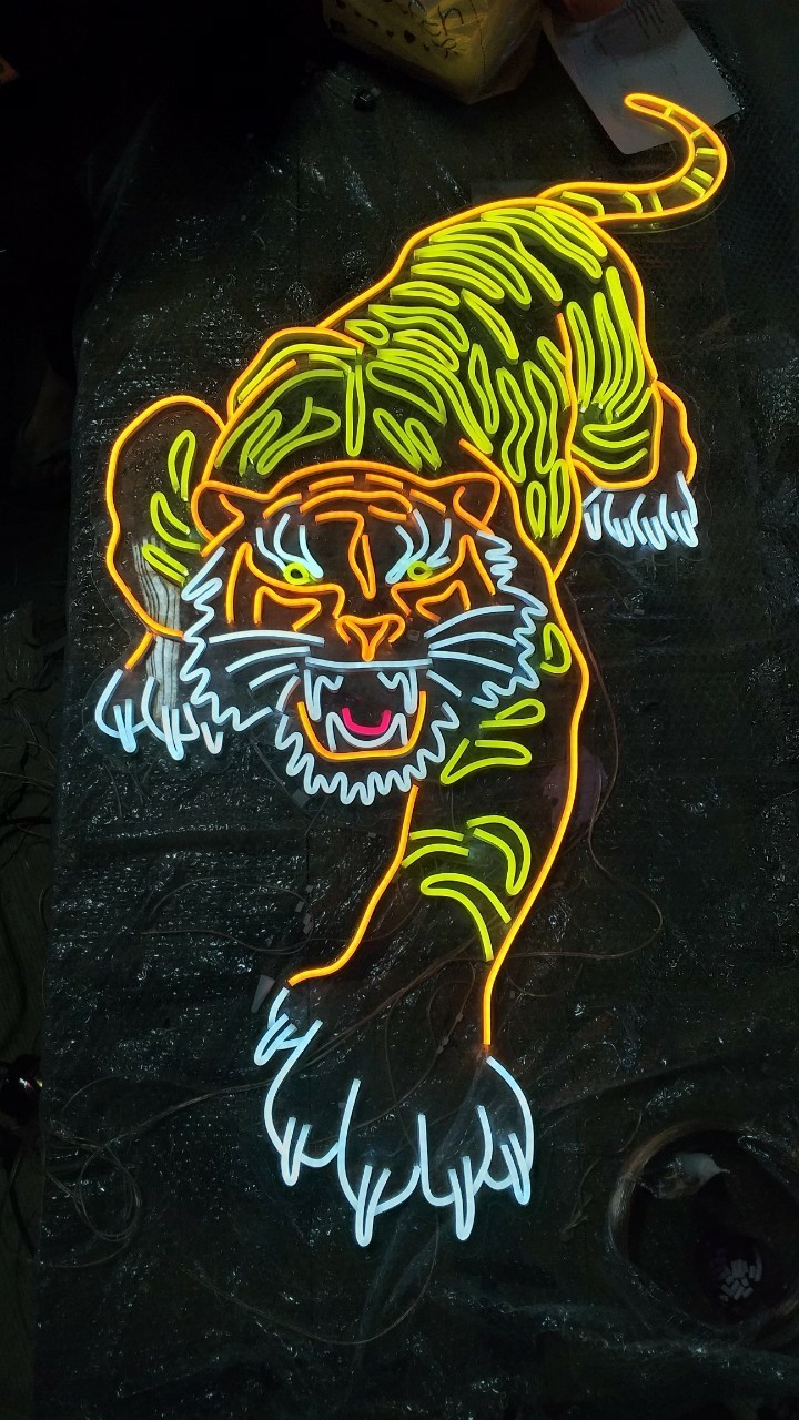 ป้ายไฟนีออน LED อะคริลิคใสรองหลัง