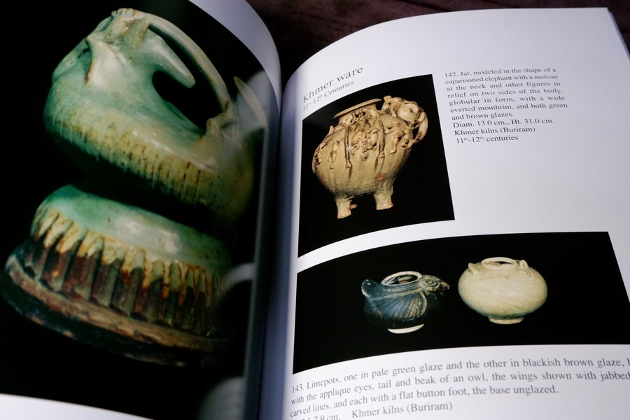Ceramics from the Thai-Burma Border by Sumitr Pitiphat ปี 1992